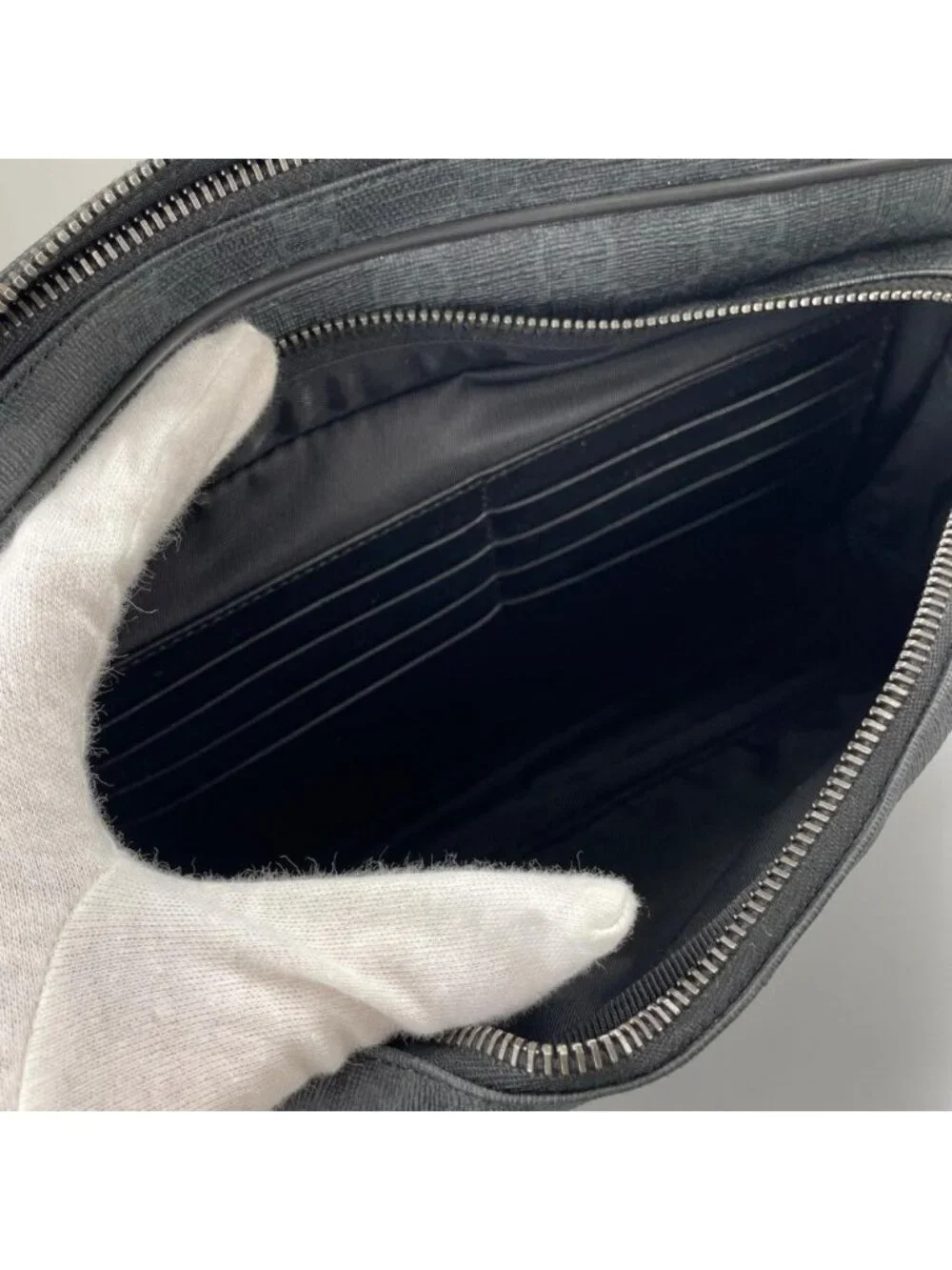 Gucci Clutch GG Supreme Black Silver